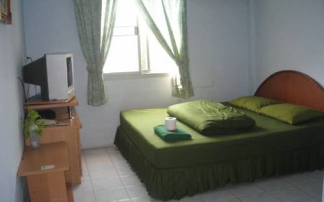 Nee Guesthouse - photo 2