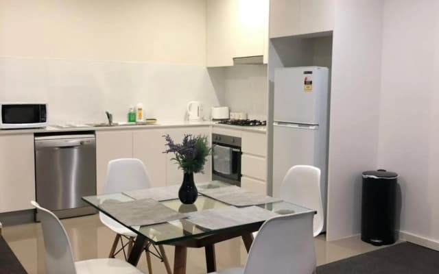 Modern Apartment in Liverpool CBD - photo 4