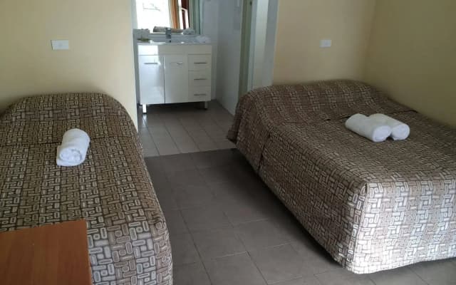 Liberty Plains Motor Inn - photo 4