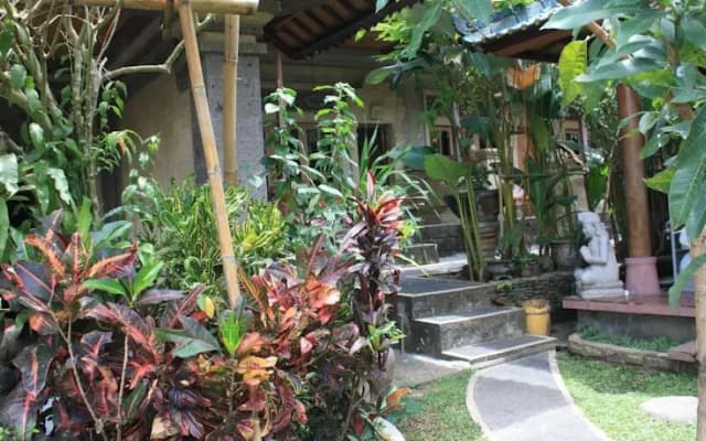 Budi Guesthouse - photo 3