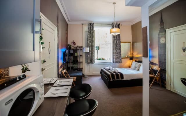 Pimlico Chic Suite - photo 2