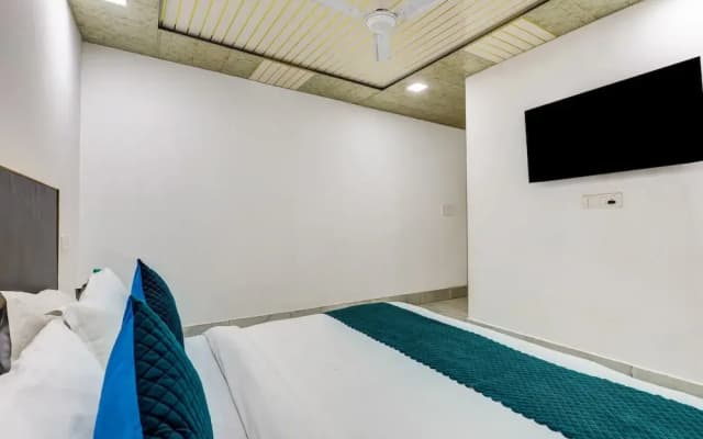 Mauryan Signature hotel Devli Khanpur - photo 3
