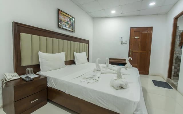 Metro City Hotel - photo 4