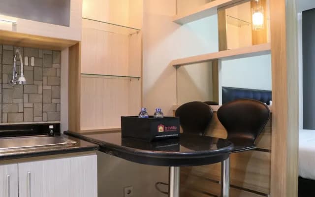 Cozy Studio at Mangga Dua Apartment by Travelio - photo 4