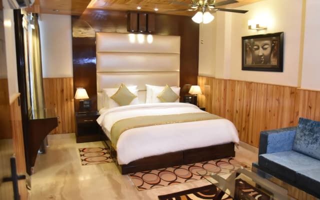 Hotel Wood Castle Grand - photo 4