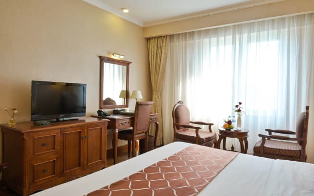 Hotel Grand Saigon - photo 3