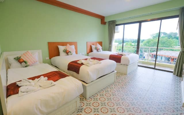 ROYAL PINEAPPLE HOTEL | A Welcome to Wealth and Good Fortune - photo 3