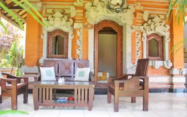 Sunarta House Home Stay - photo 2