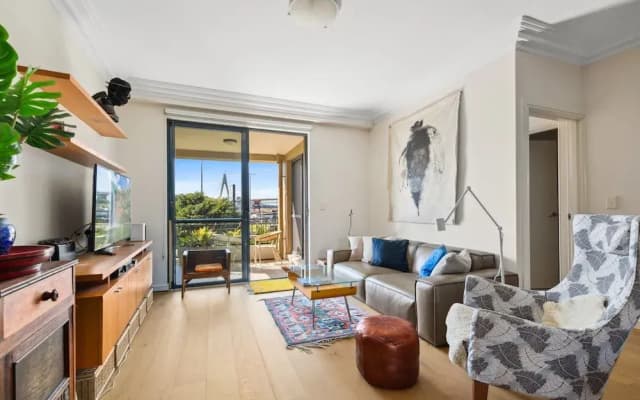 Elegant Stay in Balmain With Pool Access - photo 4