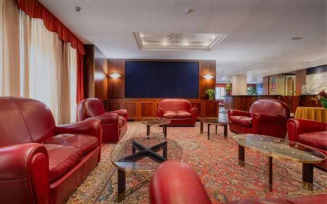 Crivi's Hotel - photo 2