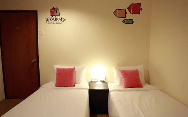 Rockbund Fishing Chalet - photo 4