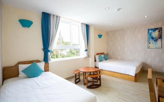 Gia Huy Hotel - photo 2