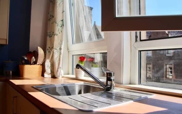 Central Edinburgh 1 Bedroom Flat - photo 4