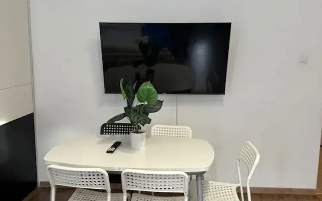 Smart 2BR Apt 10 Min from Westbahnhof - photo 3