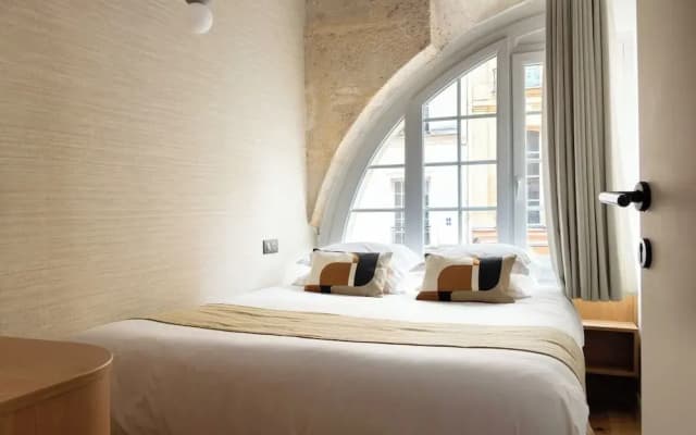 Refurbished Apartment - 2br/6p - Chatelet - photo 2