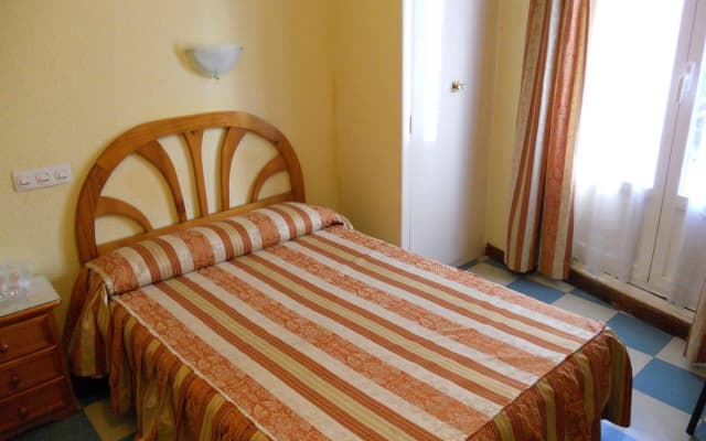 Hostal La Perla Asturiana - photo 3