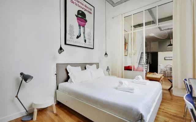 Pick A Flat's Apartment in Porte Saint Denis - rue d'Hauteville - photo 4