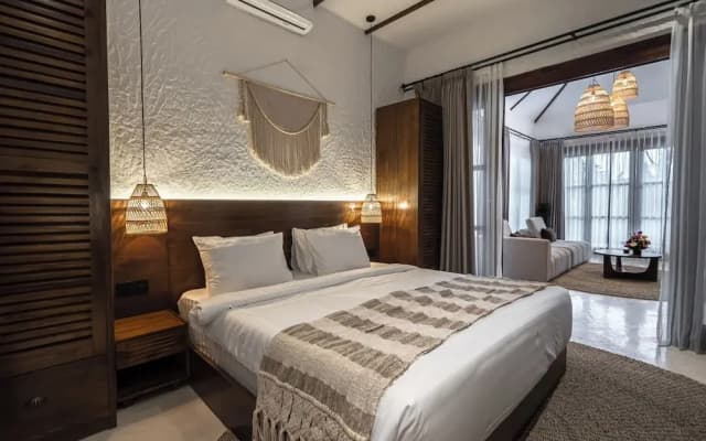Moonlight EVDEkimi - Stylish 2BR escape with Tropical garden and Pool - photo 2