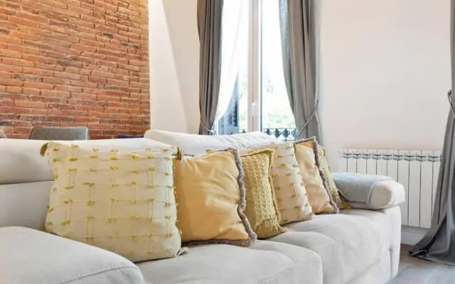 Arc de Triomf Luxury Modern 2-Bedroom 2-Bathroom - photo 4