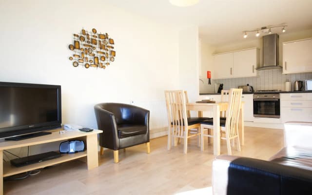 Crompton Court - photo 2