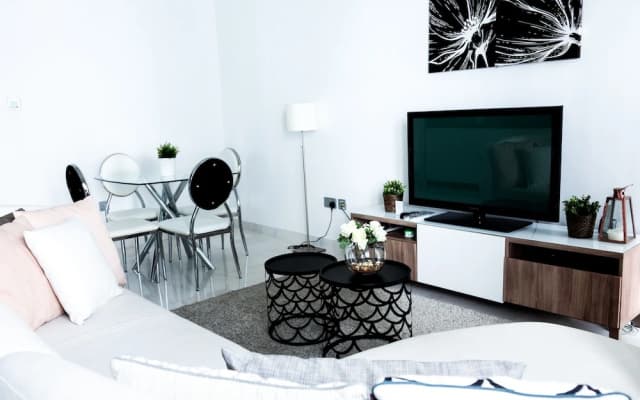 Nasma Luxury Stays - Cayan Tower - photo 5