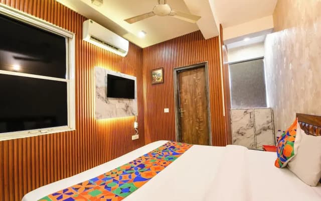 Fabhotel Blu Lagoon Inn - photo 2