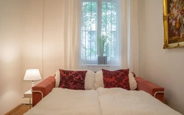 Timeless 2BR Near Downtown - photo 5