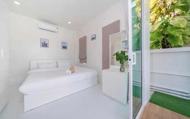 Beachfront 2BR Pool Villa DelMar Kamala - photo 2