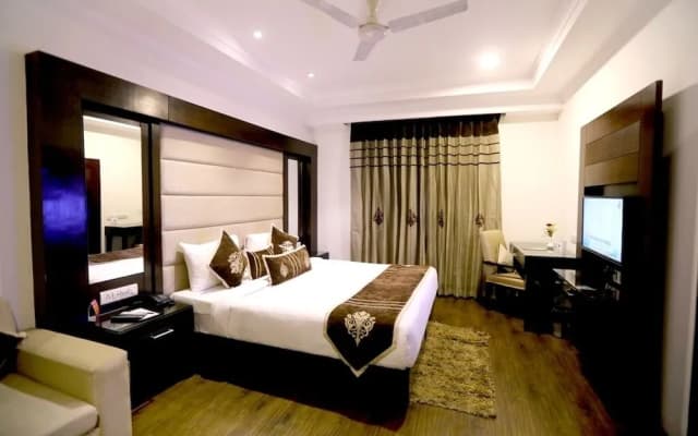 Clarks Inn Suites Kapashera - photo 3