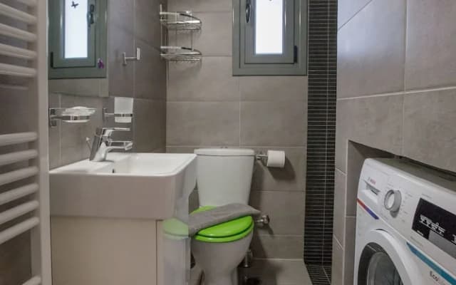 Modern Comfy Aptm Near the Acropolis by GHH - photo 5