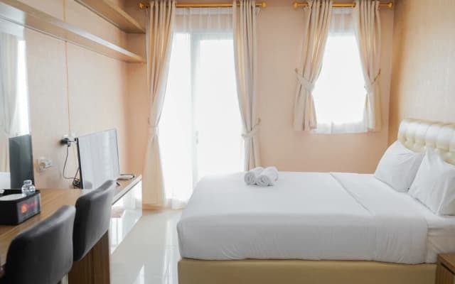 Homey And Comfy Studio Signature Park Grande Apartment - photo 3
