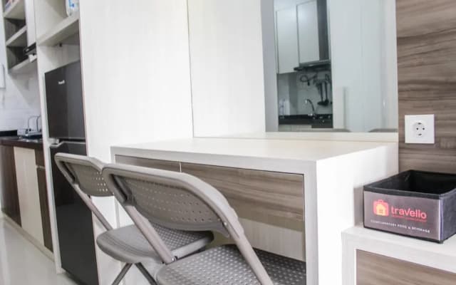 Comfy And Strategic Studio Signature Park Grande Apartment - photo 2