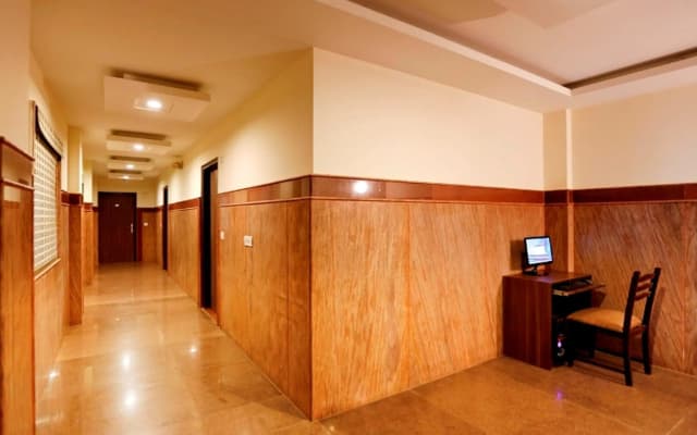 OYO 484 RTS Hotel - photo 2