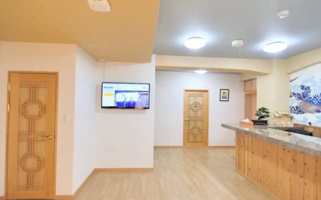 Holiday View Inn - photo 3