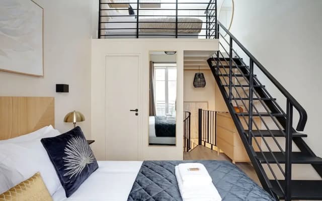 Cottage With 2 Rooms in Batignolles - photo 2