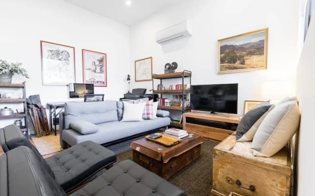 MURRAY, 1BDR Fitzroy Apartment - photo 4