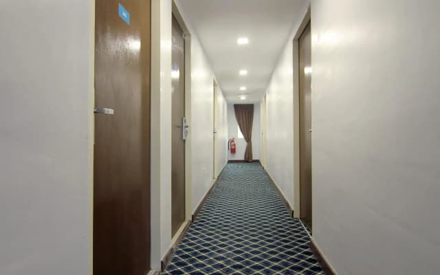 Room V Jalan Megat by Secom - photo 2