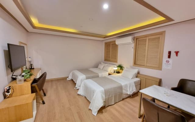 Lex Tourist Hotel - photo 4