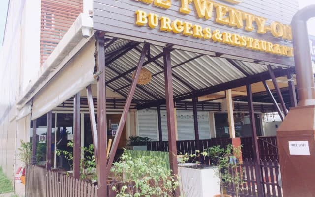 The twenty one burgers - photo 4