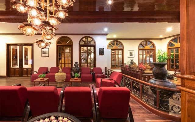The Suite By Royal Crown Hotel - photo 2