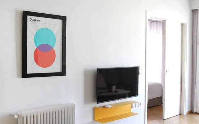 Stylish Flat Under Acropolis - photo 2