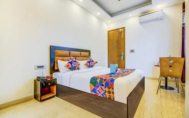 Fabhotel Floyd - photo 4