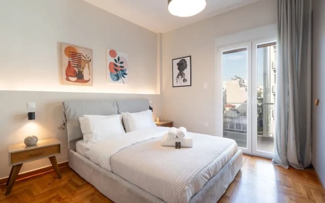 Classy Apartment in Koukaki, Walk to Metro & Acropolis - photo 4