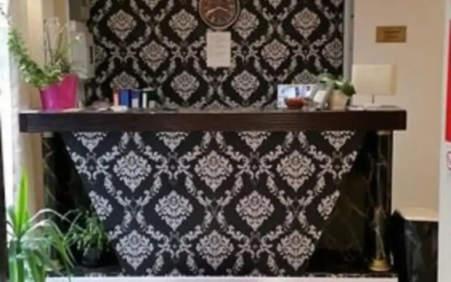 Hotel La Perle Montparnasse - photo 2