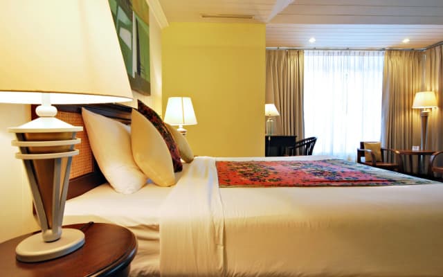 Baan Bayan Beachfront Hotel - photo 3