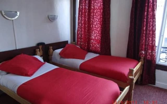 Hotel Petit Bastille - photo 4