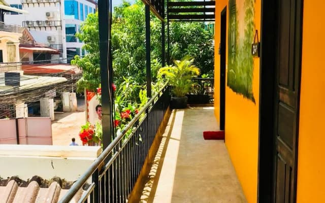 Warm Bed Hostel - Siem Reap - photo 2