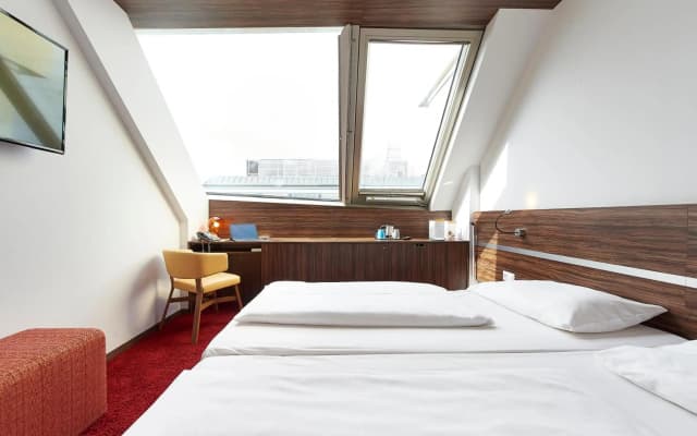 Simm’s Hotel – the cityhotel next to Metro U3 - photo 4