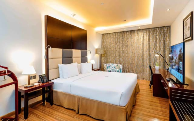 Metropolitan Al Mafraq Hotel - photo 5