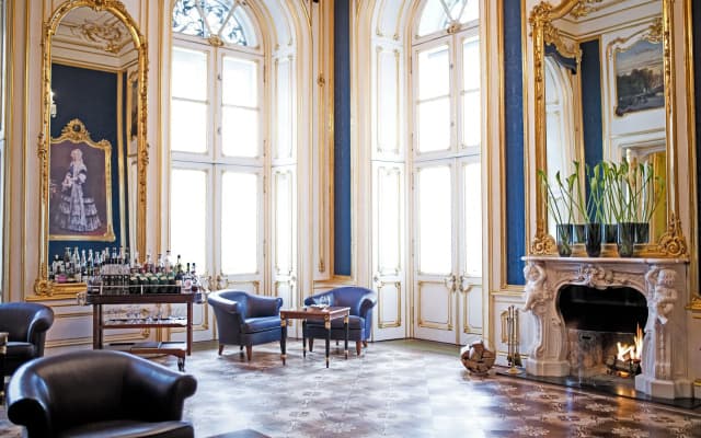 Palais Coburg - photo 2